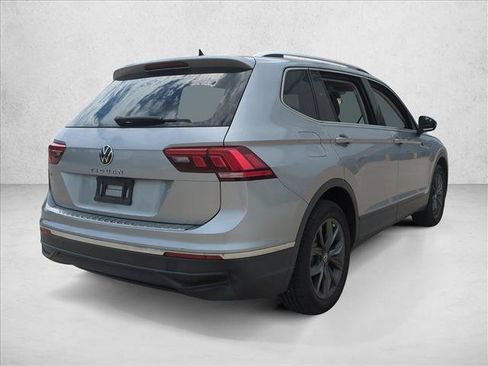 Used 2022 Volkswagen Tiguan SE FWD image 5
