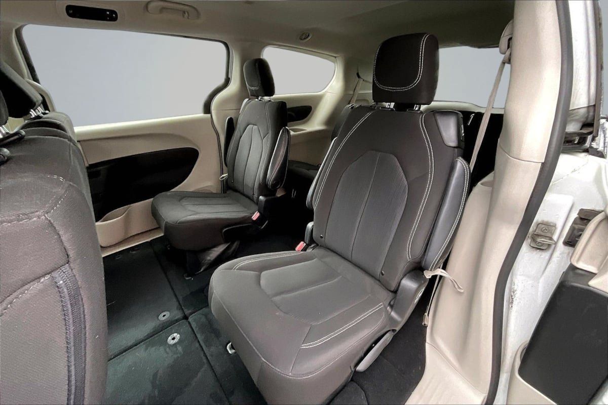 Used 2023 Chrysler Voyager LX FWD image 26
