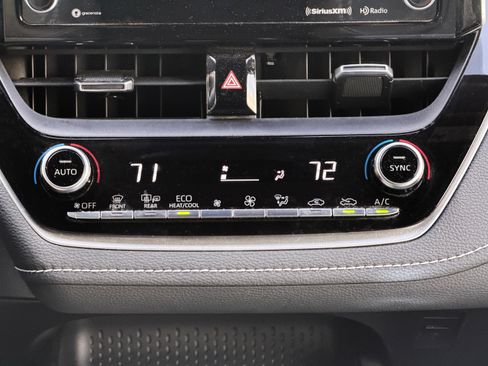 Used 2022 Toyota Corolla XSE image 8