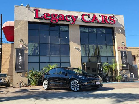 Used 2022 Tesla Model 3 image 2