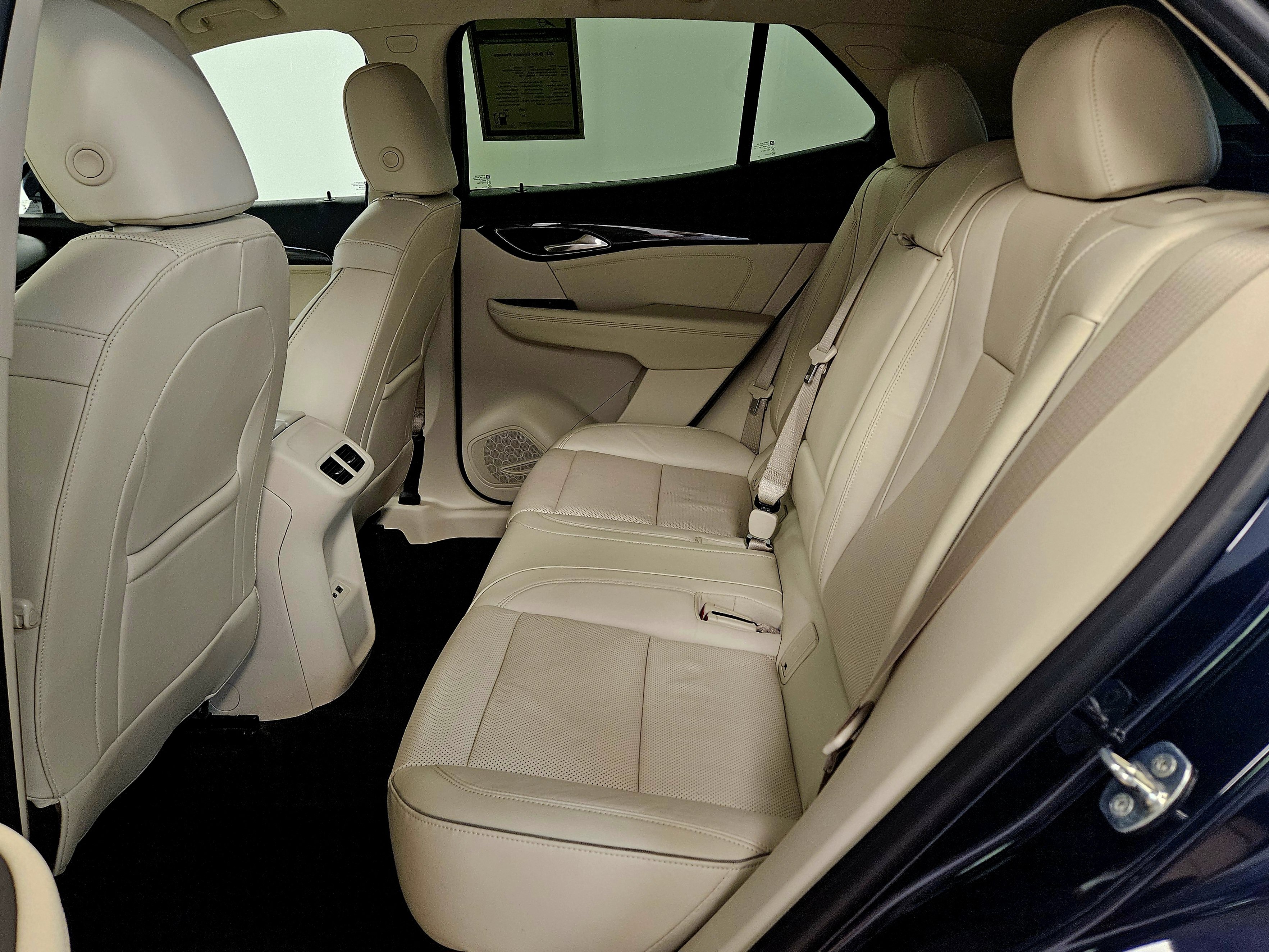Used 2021 Buick Envision Essence FWD image 9