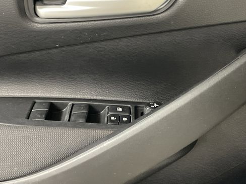 Used 2021 Toyota Corolla LE image 15