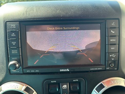Used 2013 Jeep Wrangler Unlimited Sahara w/ Connectivity Group AWD/4WD image 19