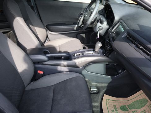 Used 2022 Honda HR-V Sport image 12