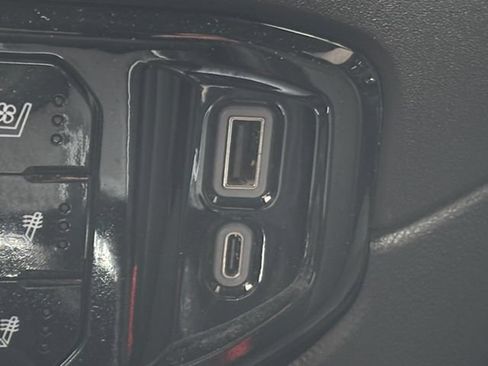 Used 2024 GMC Sierra 1500 SLT AWD/4WD image 7