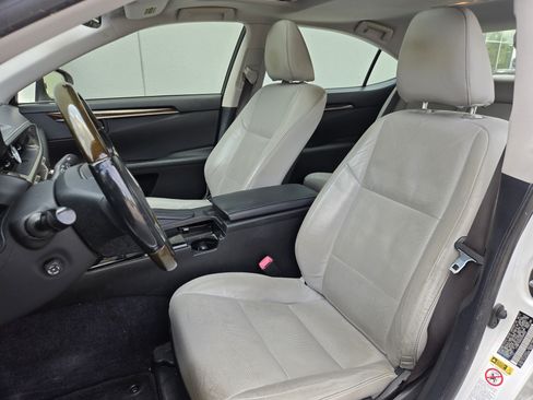 Used 2013 Lexus ES 350 w/ Luxury Pkg FWD image 35