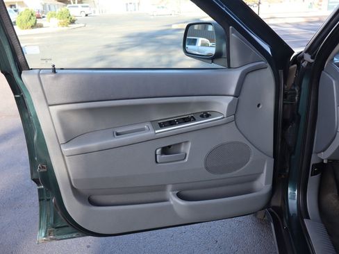 Used 2006 Jeep Grand Cherokee Laredo image 23