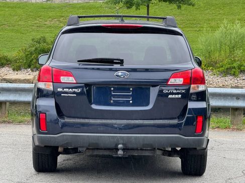Used 2014 Subaru Outback 2.5i Premium AWD/4WD image 8