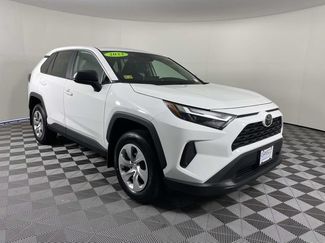 Used 2023 Toyota RAV4 LE AWD/4WD video 1