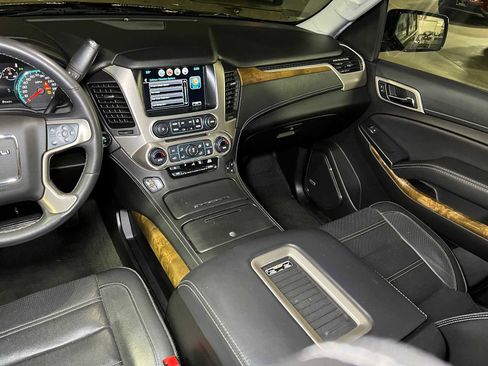 Used 2017 GMC Yukon Denali image 36