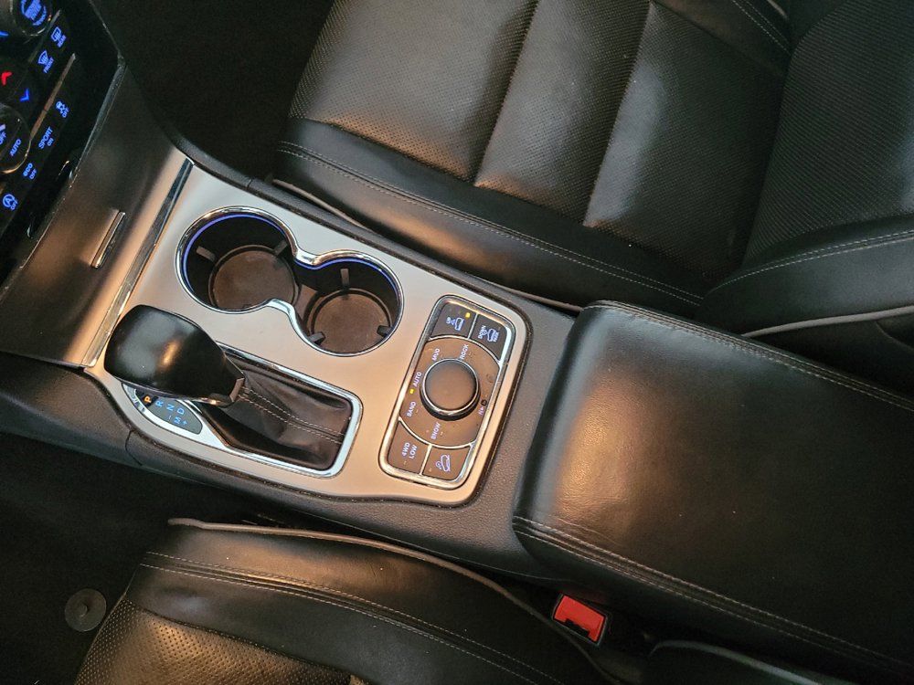 Used 2020 Jeep Grand Cherokee Overland AWD/4WD image 26