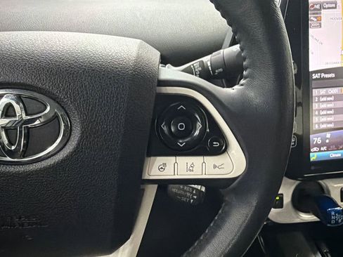 Used 2018 Toyota Prius Prime Advanced image 24