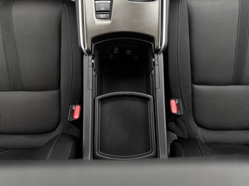 Used 2018 Honda Accord EX image 21