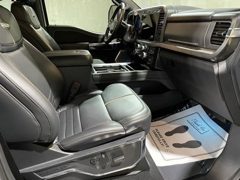 Used 2024 Ford F450 Platinum image 25