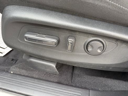 Used 2023 Honda CR-V EX image 12