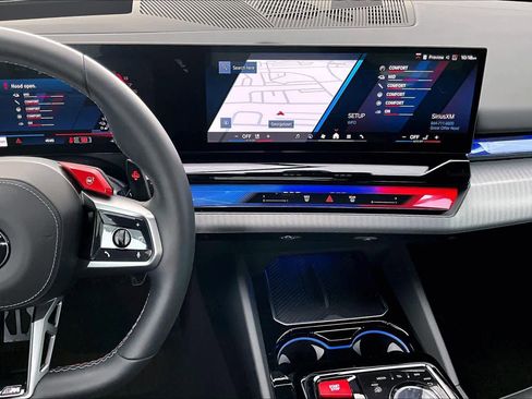 Used 2025 BMW M5 w/ Executive Package image 6