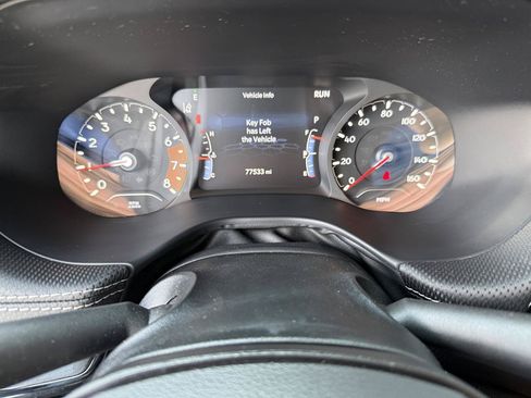 Used 2023 Jeep Compass Latitude w/ Sun and Sound Group AWD/4WD image 17
