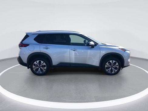 Used 2023 Nissan Rogue SV w/ SV Premium B Package image 9