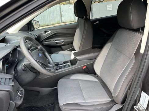 Used 2017 Ford Escape SE w/ SE Cold Weather Package AWD/4WD image 19