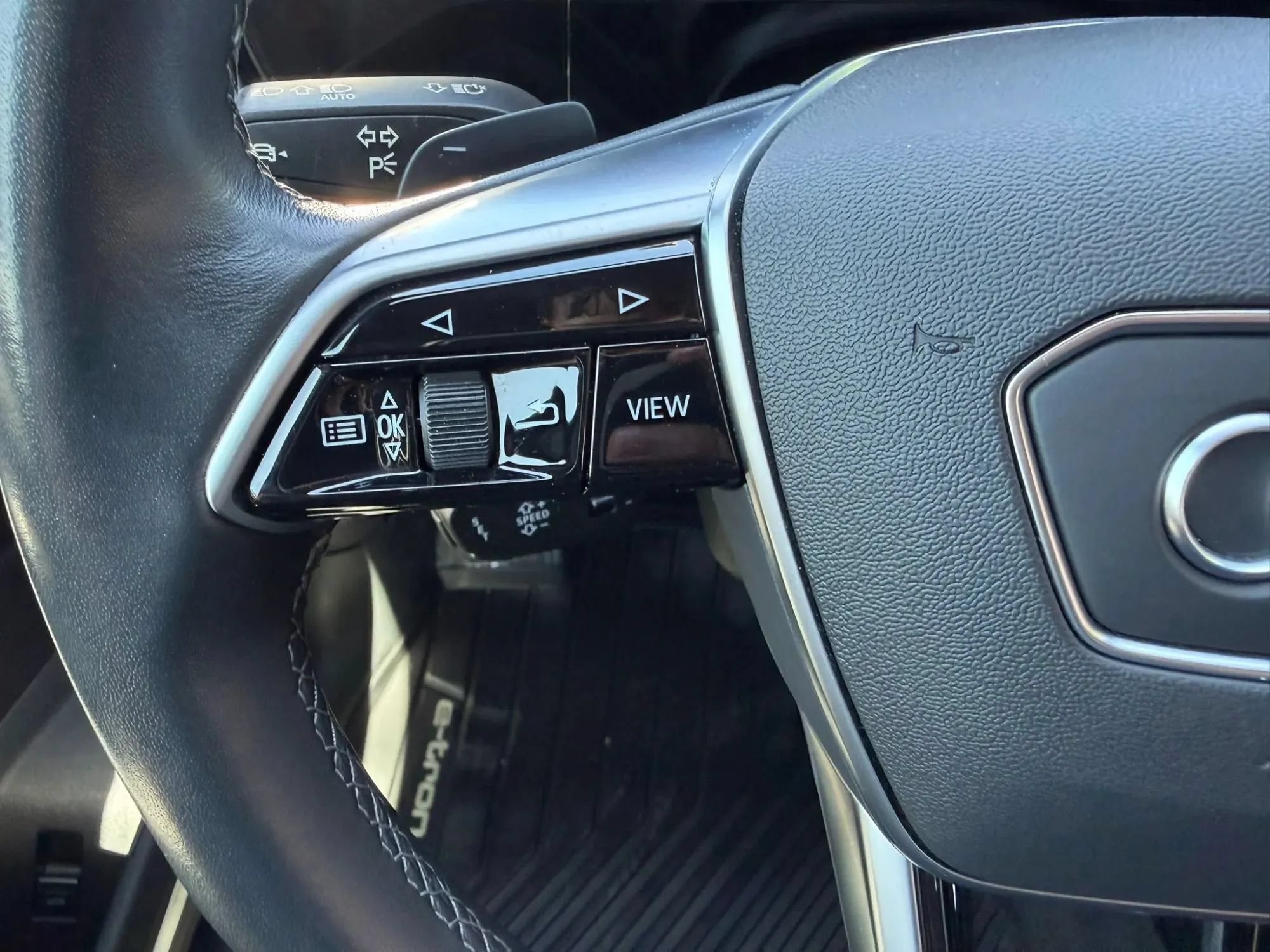Used 2023 Audi e-tron Premium Plus AWD/4WD image 28