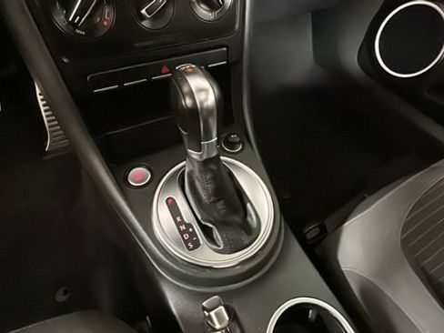 Used 2013 Volkswagen Beetle Turbo FWD image 21