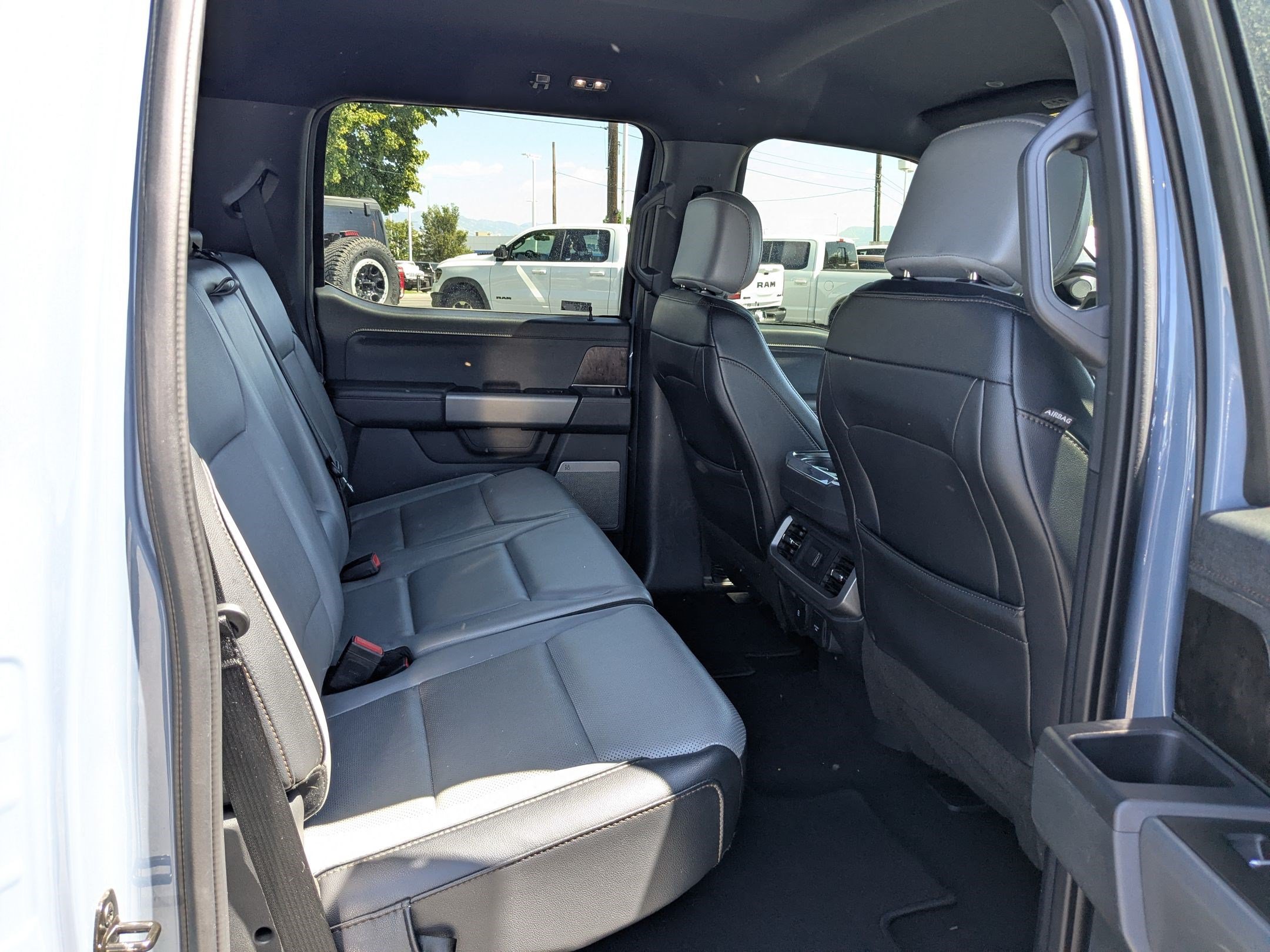 Used 2023 Ford F150 Lightning Lariat AWD/4WD image 32
