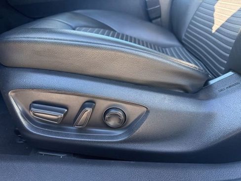 Used 2021 Toyota Camry SE image 12