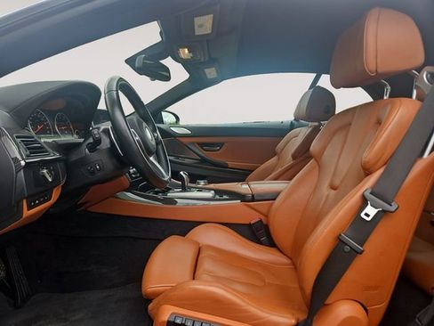 Used 2018 BMW M6 Convertible RWD image 9