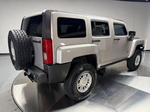 Used 2007 HUMMER H3 AWD/4WD image 2