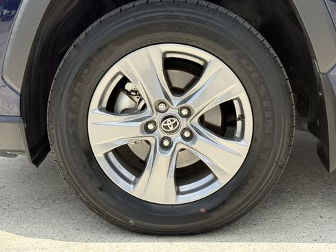 Used 2025 Toyota RAV4 XLE w/ Convenience Package FWD image 13