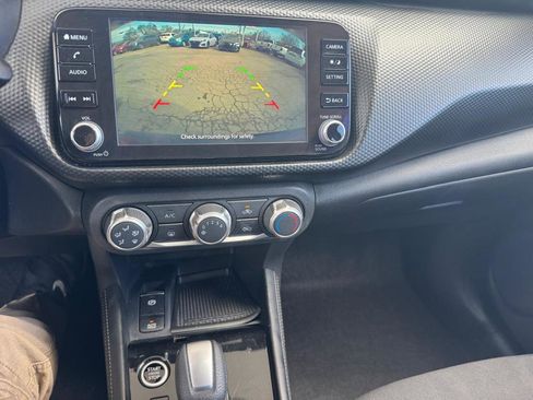 Used 2024 Nissan Kicks SV image 12