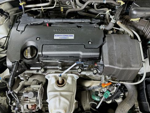 Used 2017 Honda Accord Sport image 30