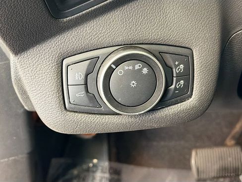 Used 2018 Ford Escape SE image 12