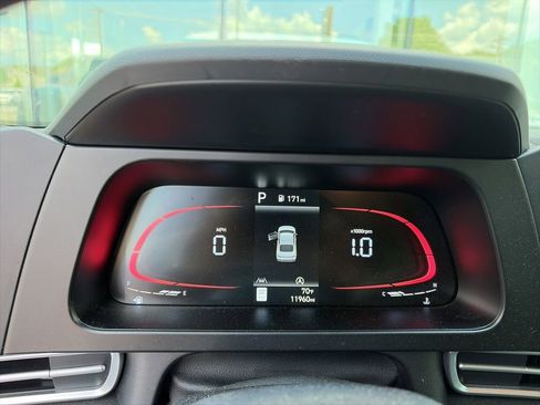 Used 2025 Hyundai Elantra SE FWD image 7