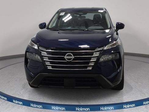 Used 2025 Nissan Rogue SV FWD image 3