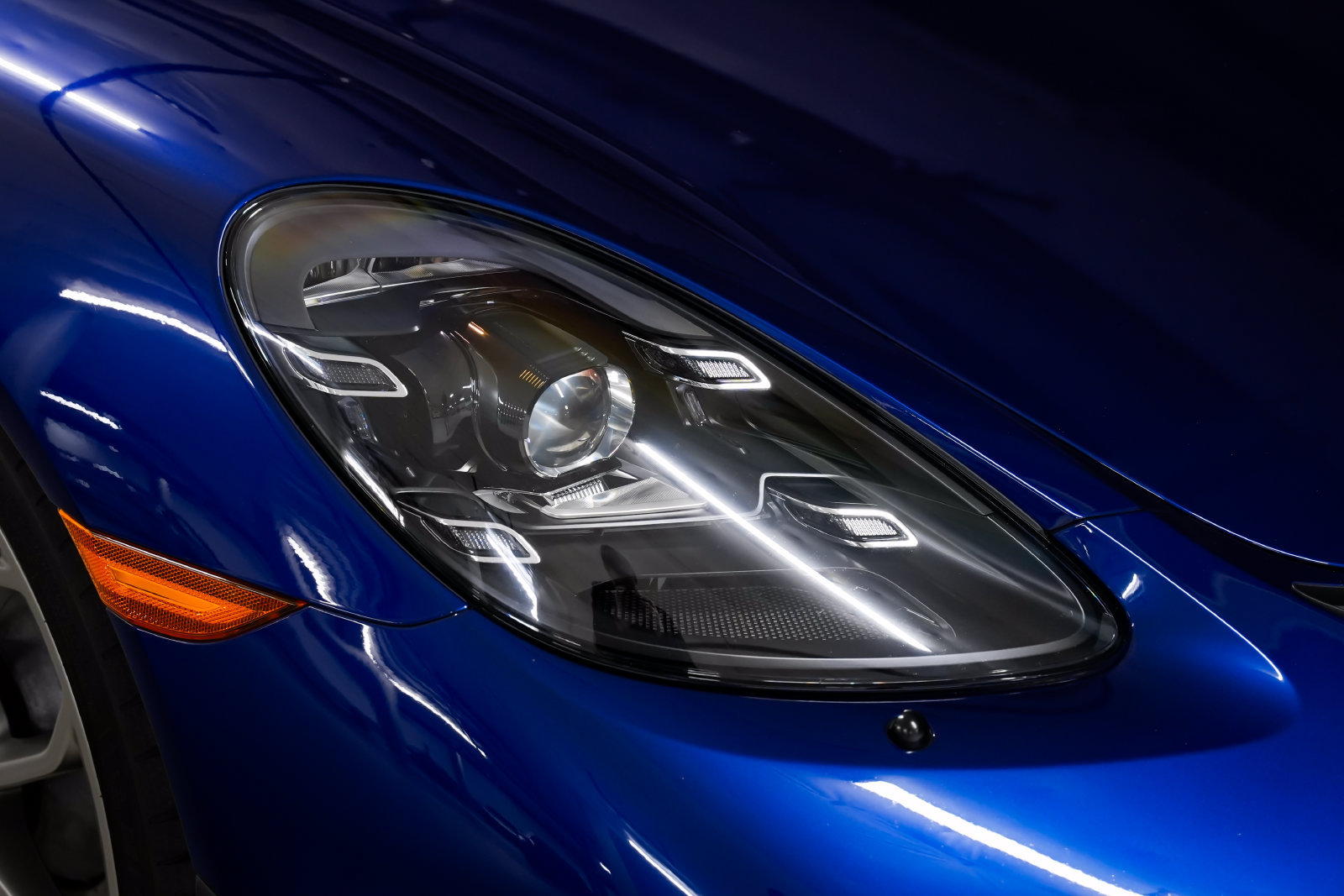Used 2020 Porsche 718 Cayman GT4 RWD image 33