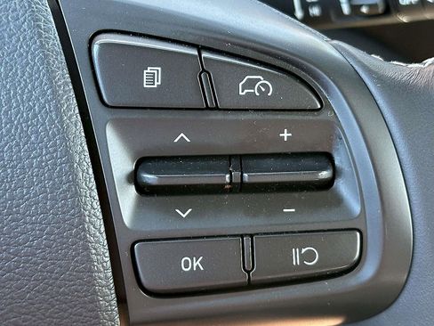 Used 2023 Hyundai Venue SEL w/ Cargo Package image 23