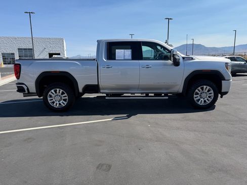 Used 2020 GMC Sierra 2500 Denali w/ Denali Ultimate Package AWD/4WD image 2
