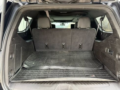 Used 2021 Chevrolet Suburban LT w/ LT Signature Package image 13