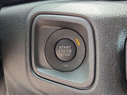 Used 2024 Jeep Wrangler Unlimited w/ Convenience Group AWD/4WD image 23