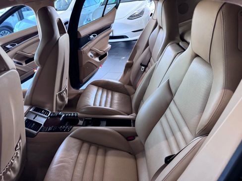 Used 2013 Porsche Panamera GTS image 19