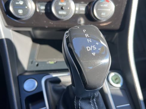 Used 2024 Volkswagen Jetta SE image 25