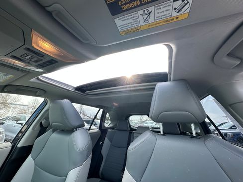 Used 2019 Toyota RAV4 Limited image 39