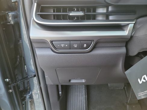 New 2027 Kia Carnival SX w/ Dark Edition Package FWD image 30