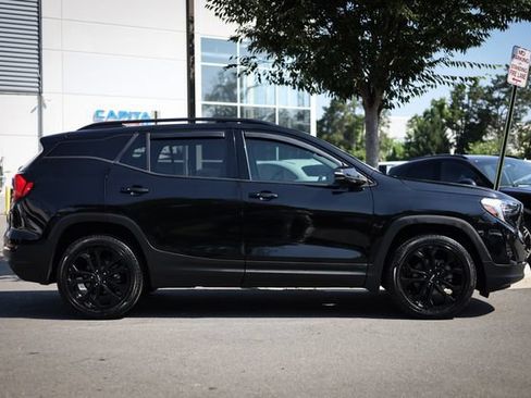 Used 2021 GMC Terrain SLT w/ Infotainment Package II AWD/4WD image 9