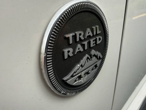 Used 2005 Jeep Grand Cherokee Laredo AWD/4WD image 8