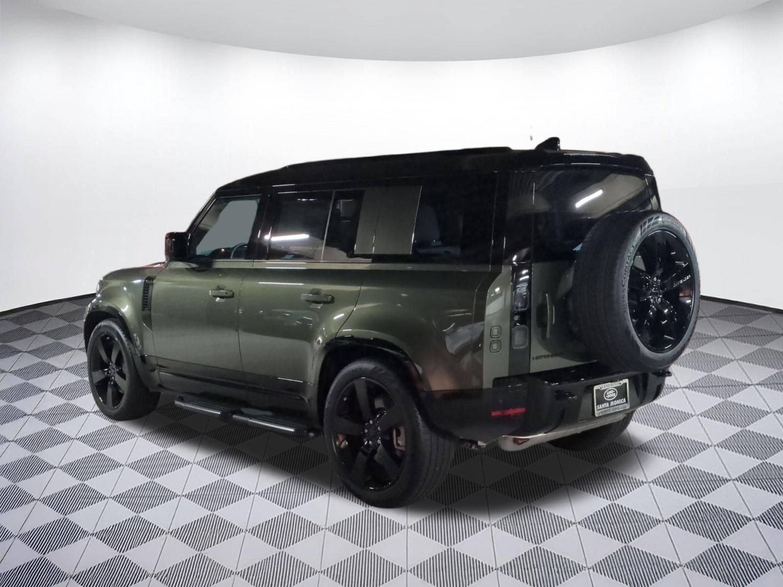 New 2026 Land Rover Defender 110 X-Dynamic SE AWD/4WD image 3