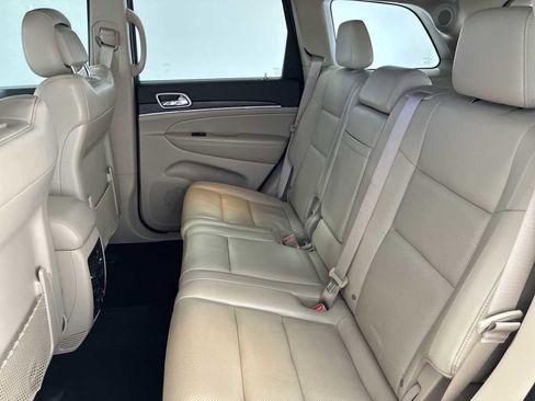 Certified 2019 Jeep Grand Cherokee Limited w/ Luxury Group II image 25