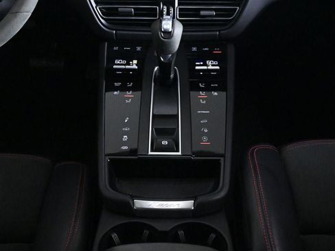 Certified 2024 Porsche Macan GTS AWD/4WD image 16