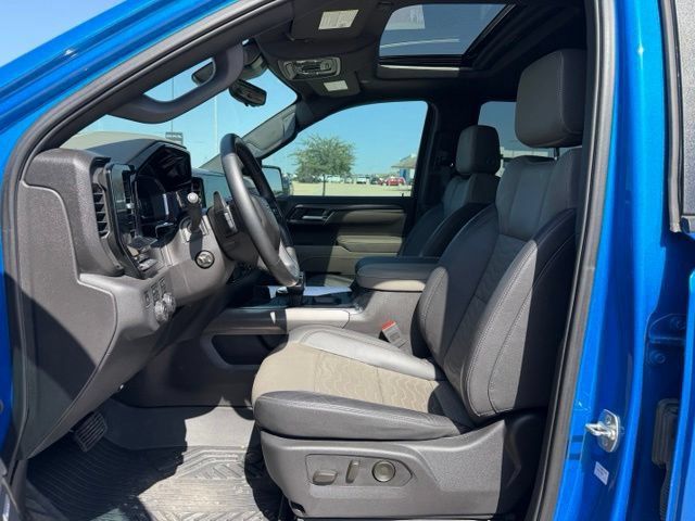 Used 2025 Chevrolet Silverado 1500 ZR2 w/ Technology Package AWD/4WD image 12
